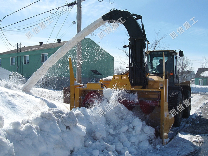 車載式拋雪機(jī)